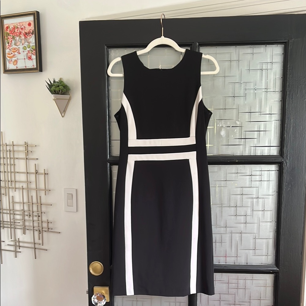 Black and White Sleeveless Sheath Midi Dress